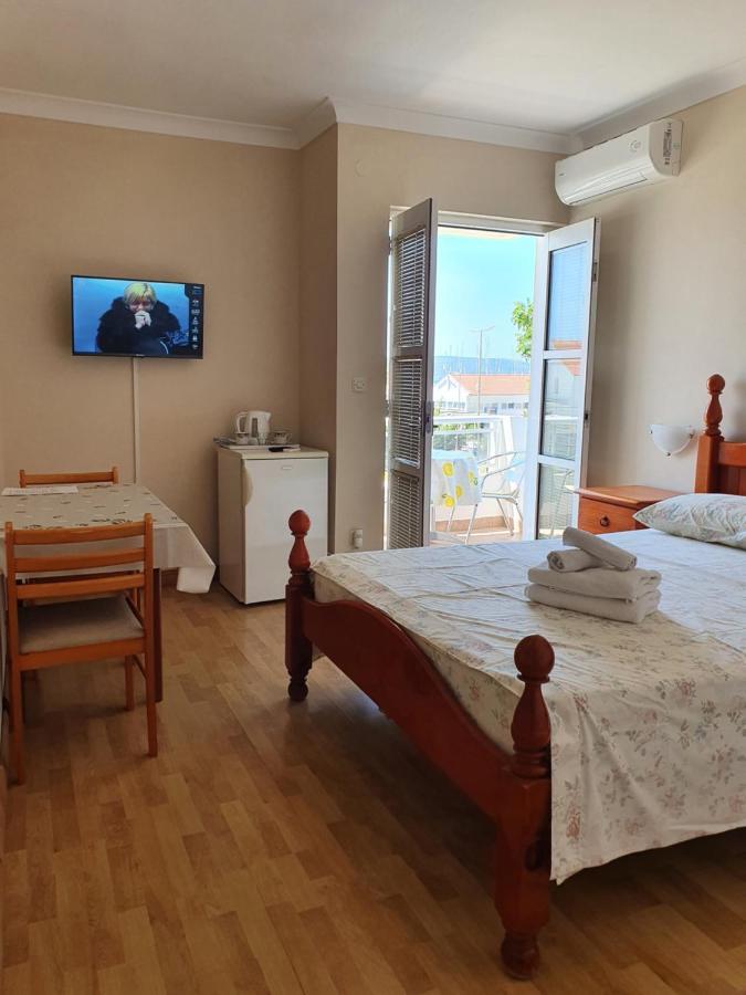 Villa Emilly Biograd Na Moru Setaliste Kneza Branimira 44 Exterior photo